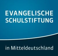 Logo der Evangelischen Schulstiftung in Mitteldeutschland - Blauer Quader mit weißem Text